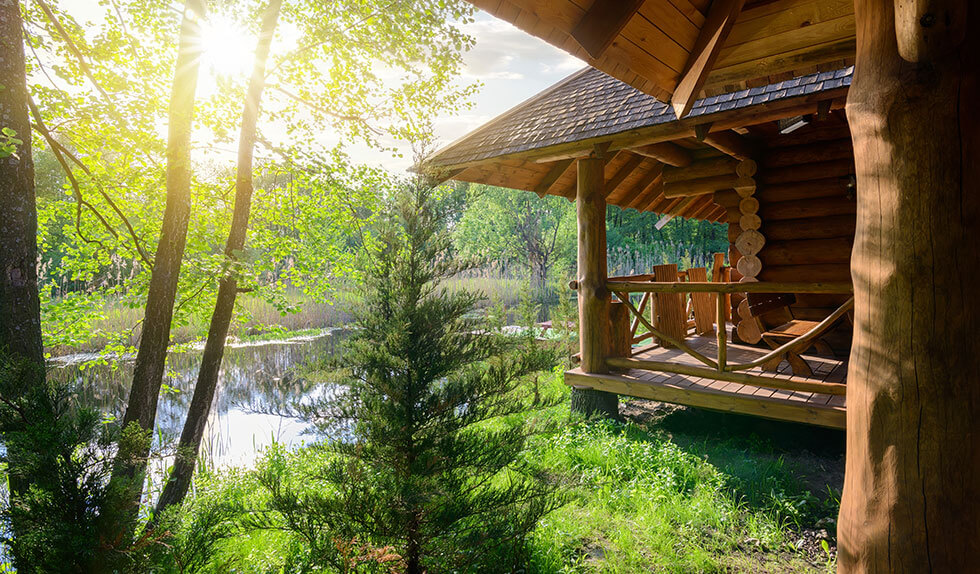 Beautiful log cabin on lake.